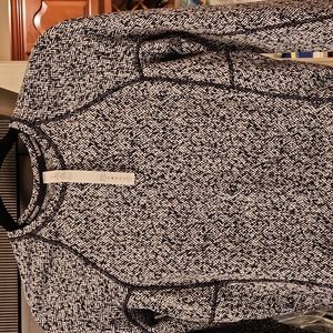 Runderful long sleeve shirt  gentle use beautiful looks brand new